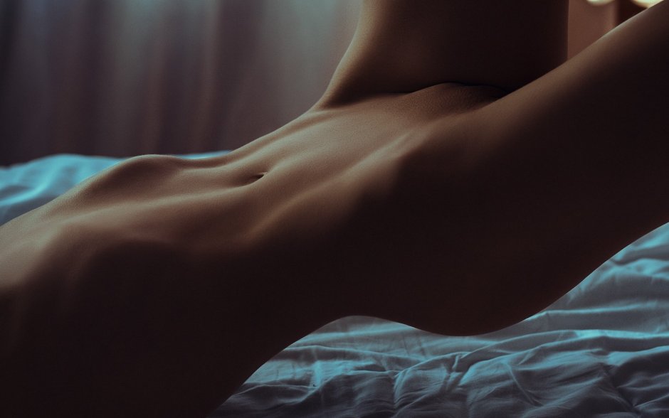 Обнаженные с плоским животиком