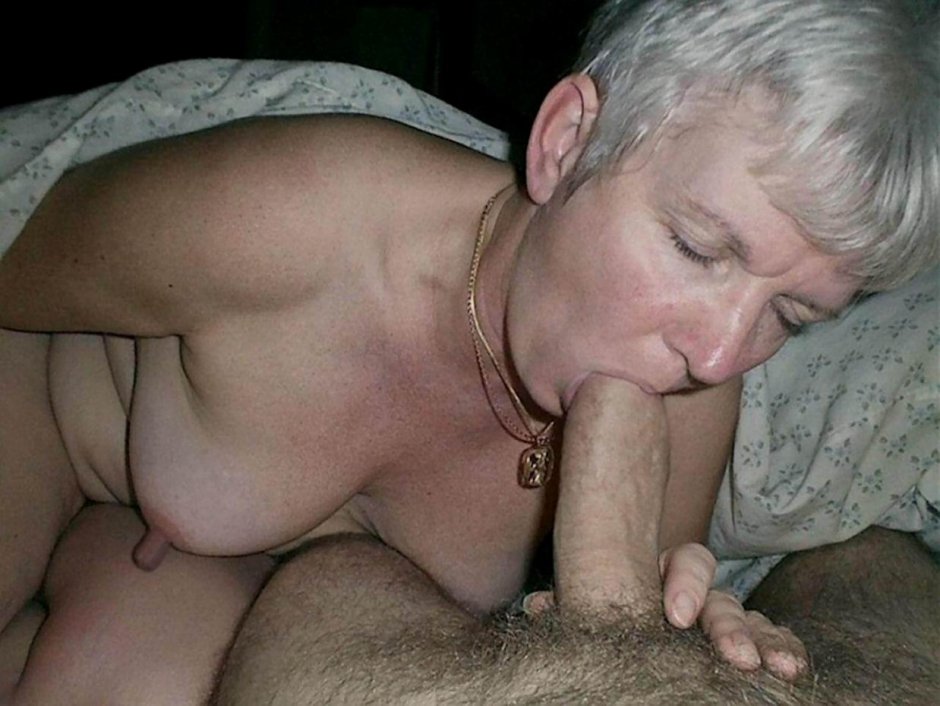 Голые пожилые женщины минет