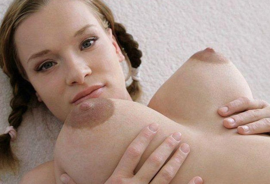 Молодые с молочными сиськами