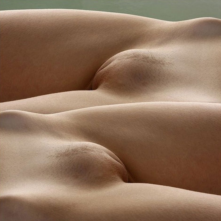 Женское тело в мурашках