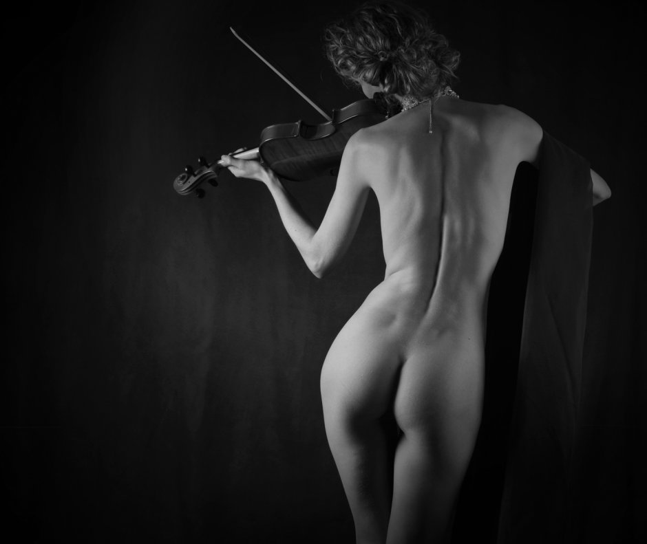 Девушка со скрипкой