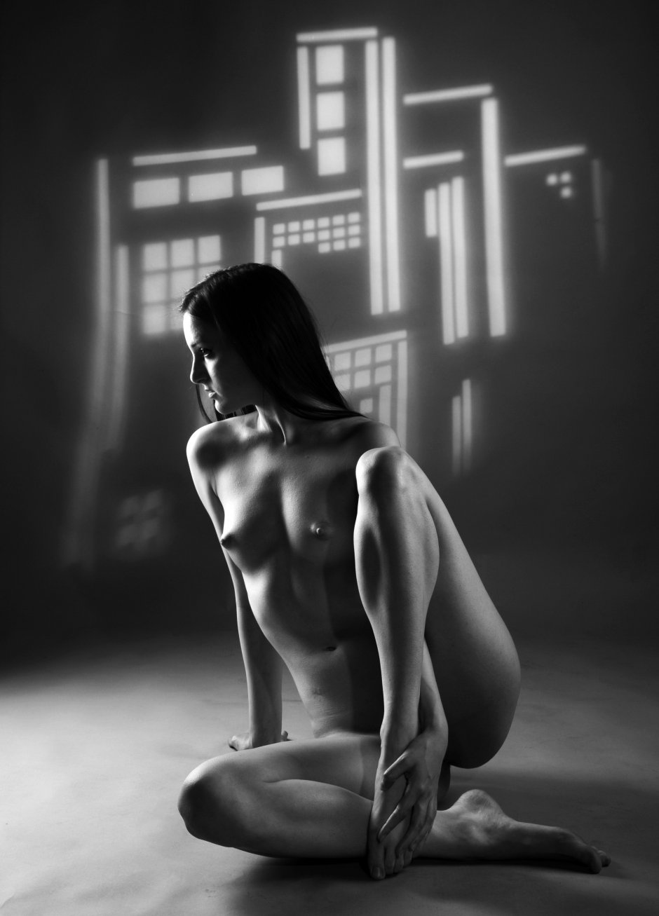 Фотохудожник в стиле ню