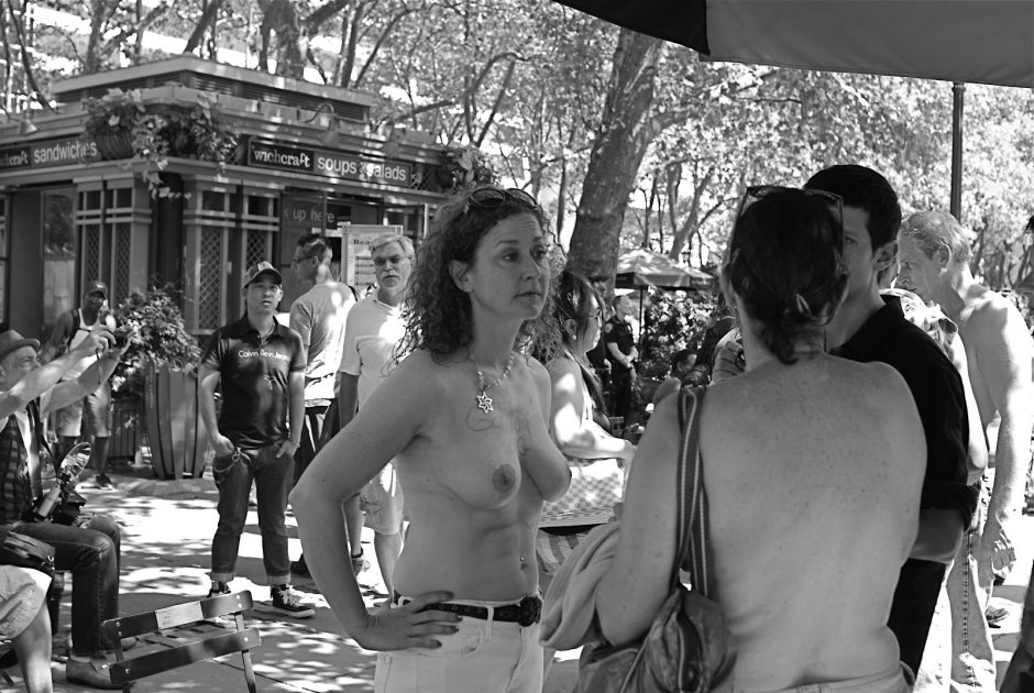 Парк Горького topless vkontakte