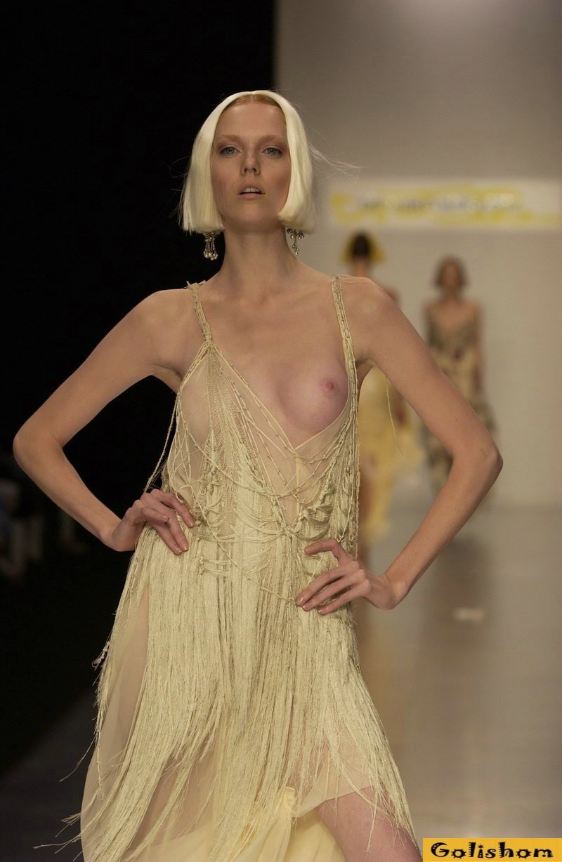 Высокая мода без трусов