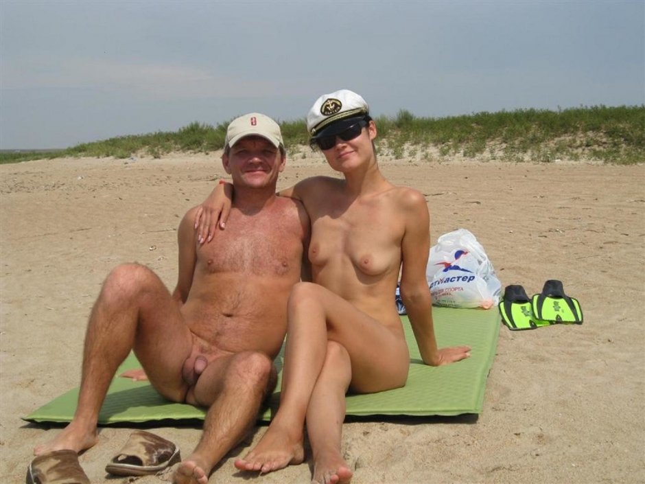 Реальные свингеры на пляже