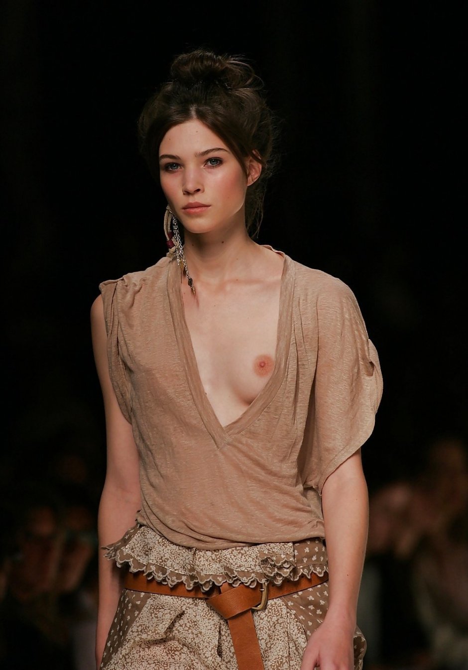 Констанс Яблонски сиськи