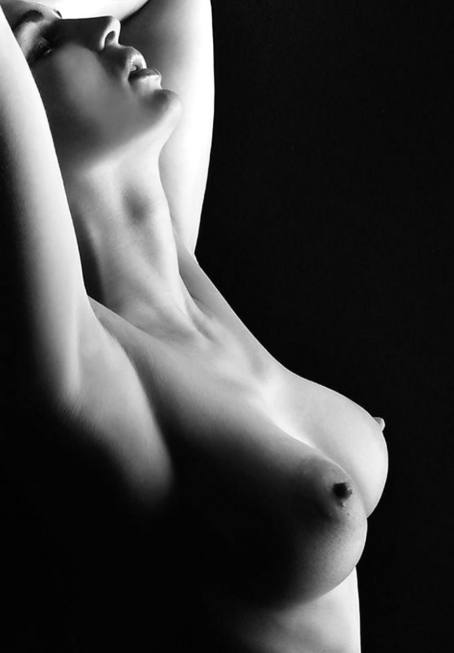 Идеальная женская грудь ню