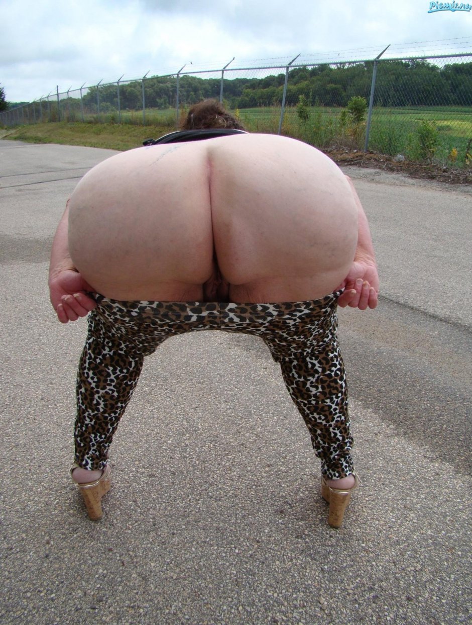 Большая задница соседки