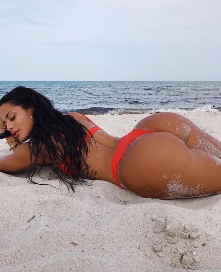 Bianca Ghezzi в бикини