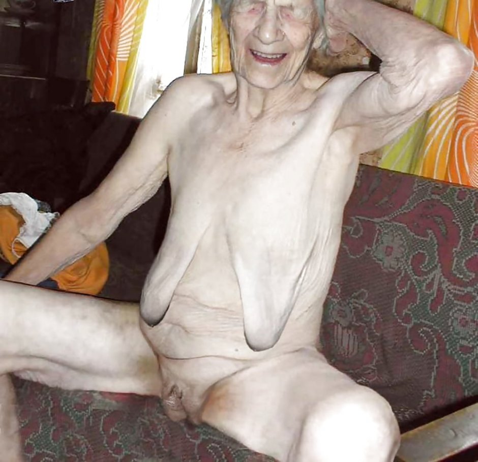 Бабушка в трусиках ебля