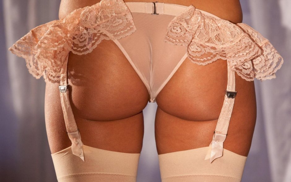 Женские прелести в чулках