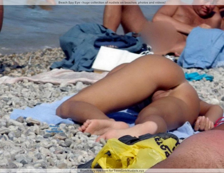 Подсмотрел за голой попой