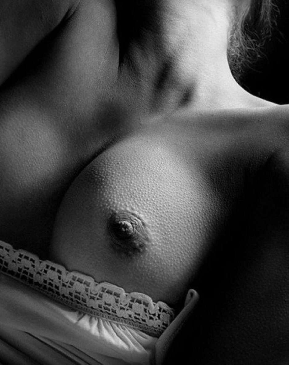 Красивые молодые в стиле ню