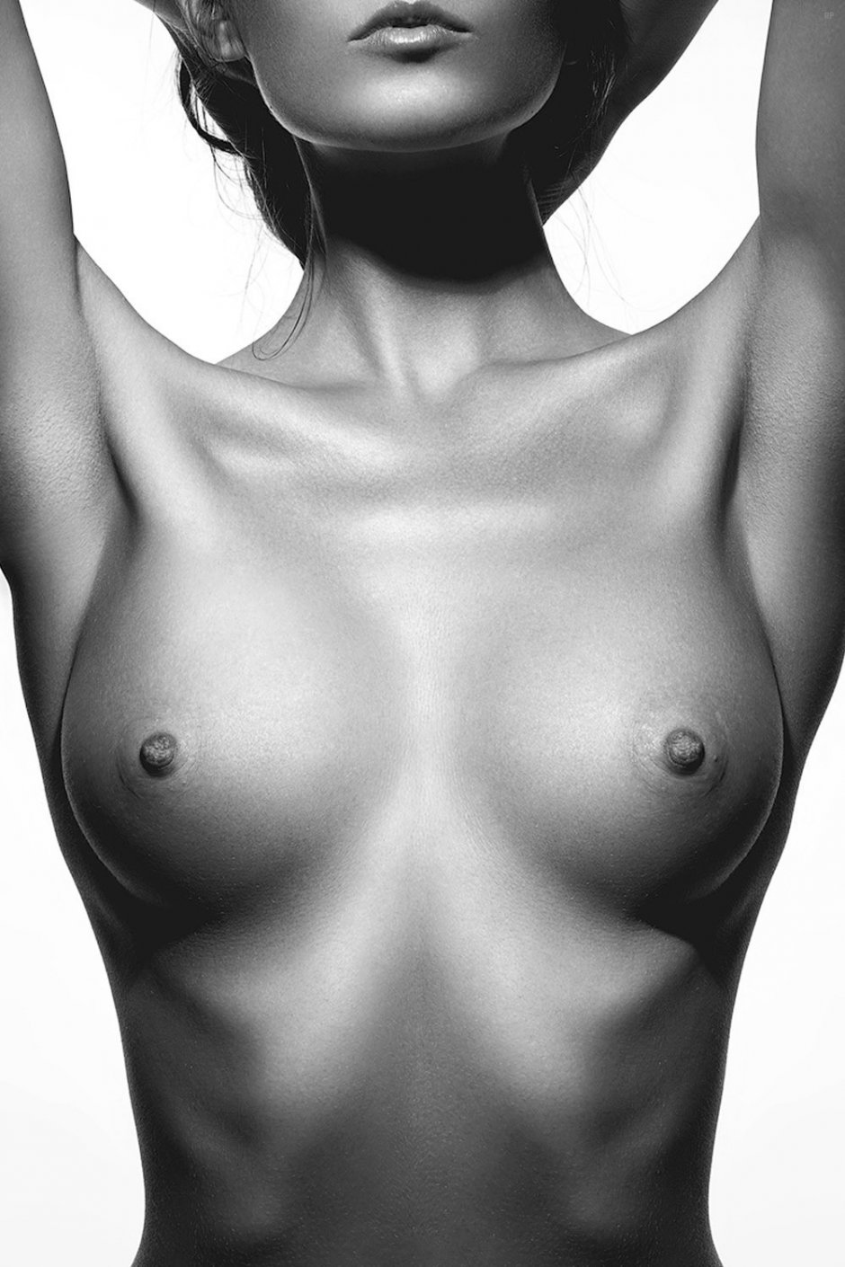 Красивое черно белое ню