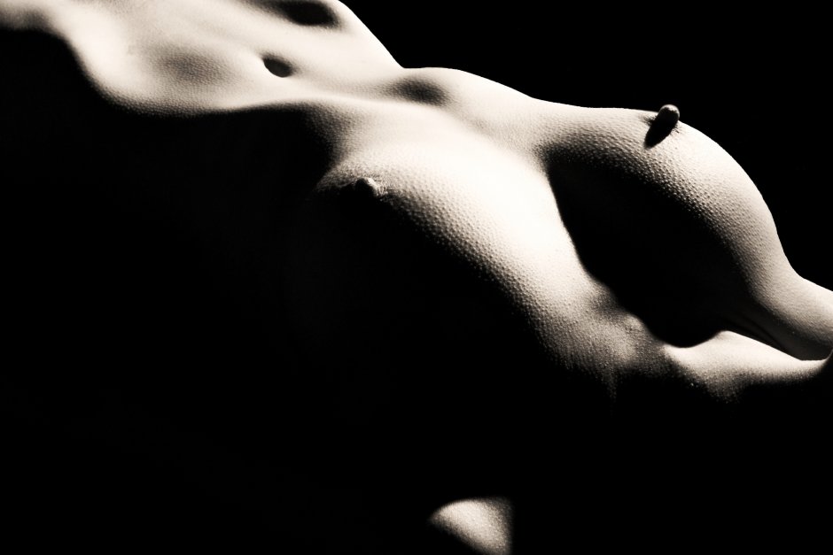 Большие сиськи черно белые