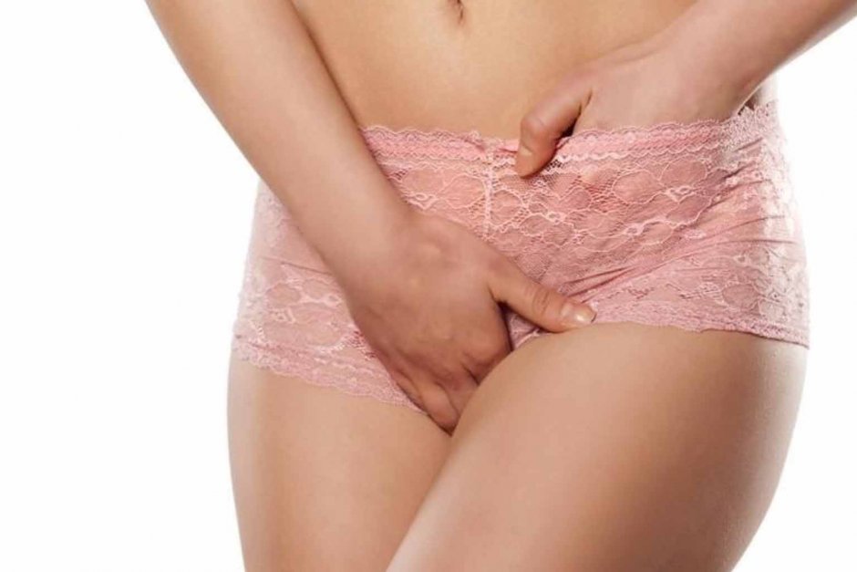 Девушки в облегающих трусиках