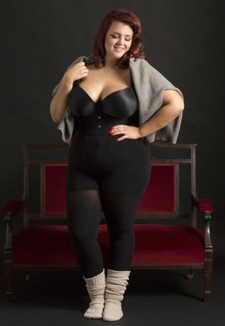 Model Andrea Legsfactor
