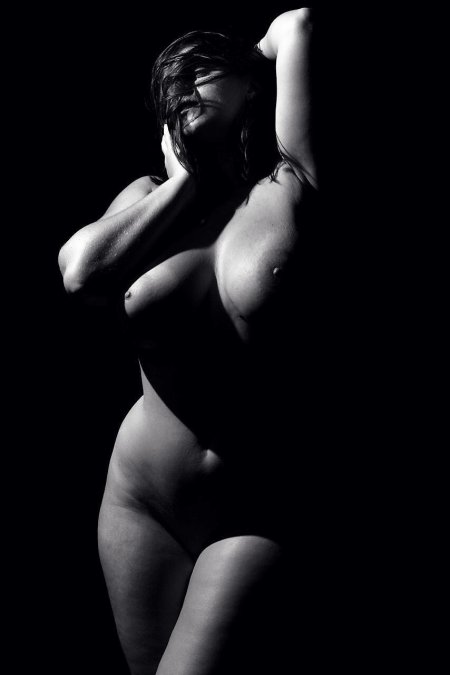 Plump girls in nude style