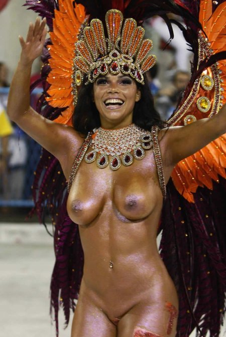Lorena Bueri nude carnival