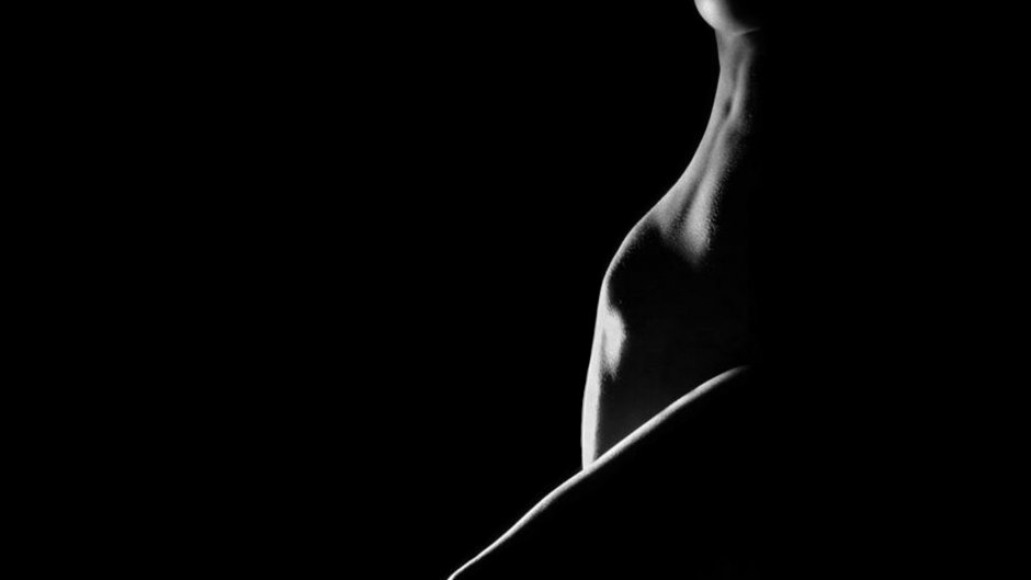 Красивые изгибы женского тела