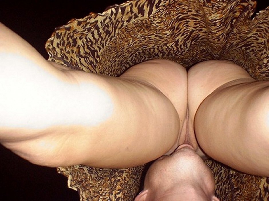 Кунилингус под юбкой вид снизу