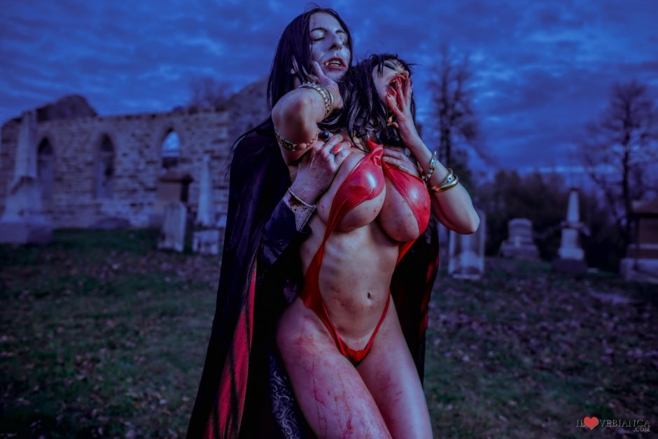 Голые женщины в хоррорах