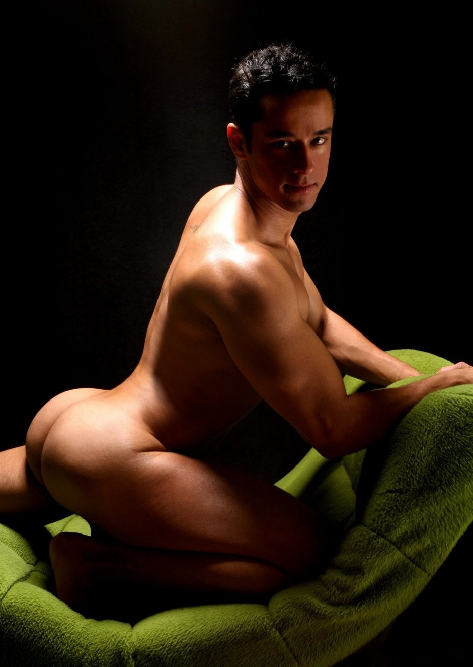 Эротическая фотосессия с парнем