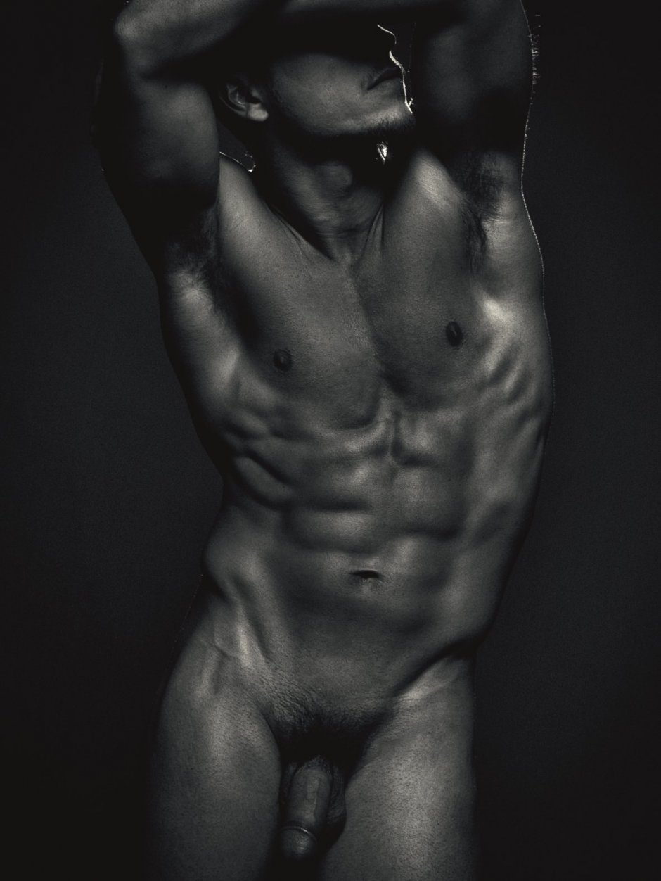 Фотосессия голых мужчин