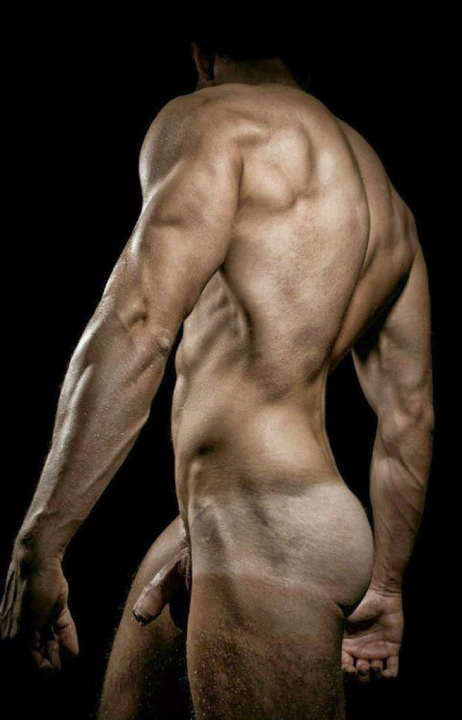 Красивое голое тело мужчины