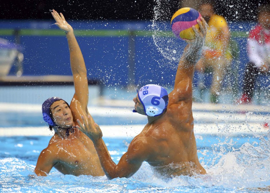 Women Water Polo Underwater