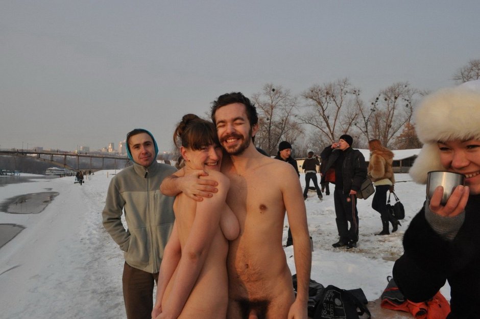 Крещение в проруби голышом