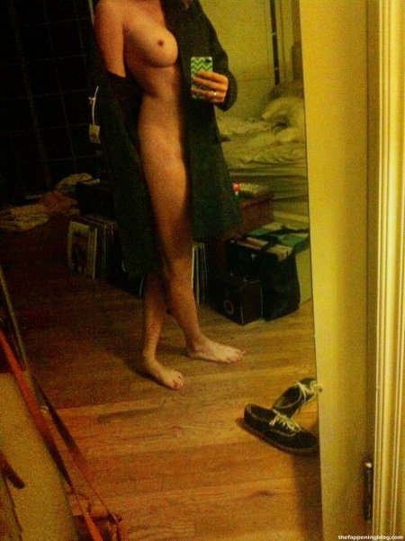 Brie Larson breasts