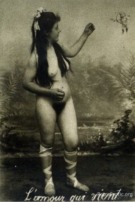 Naked Eskimo women