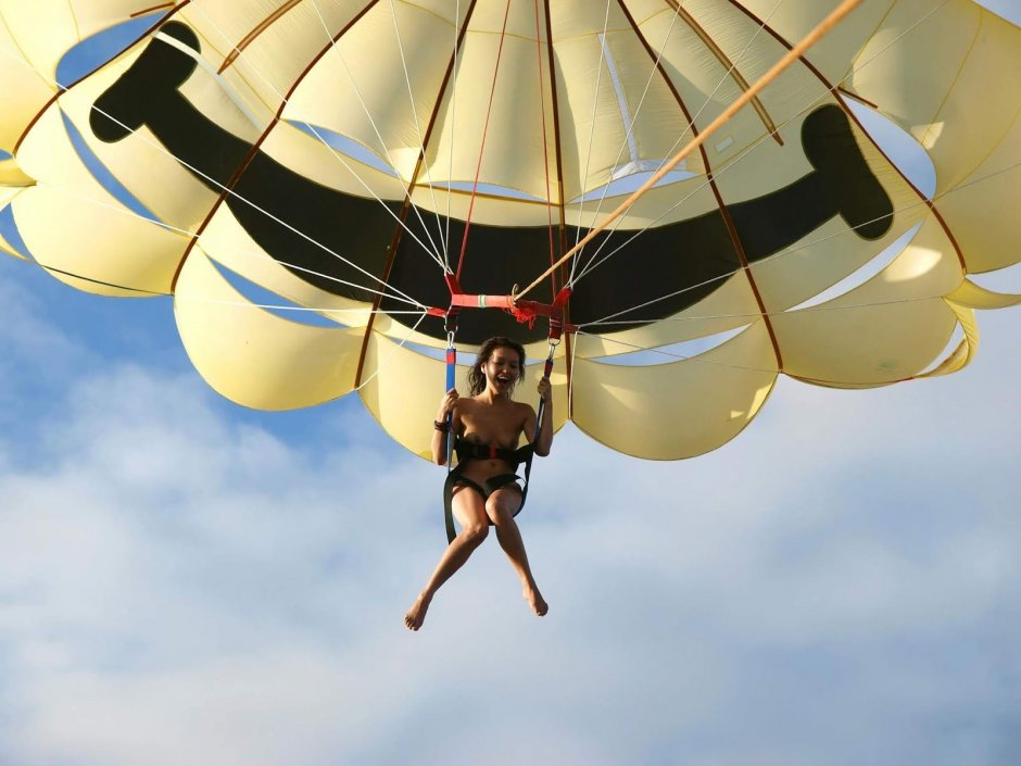 Ебля в воздухе с парашютами