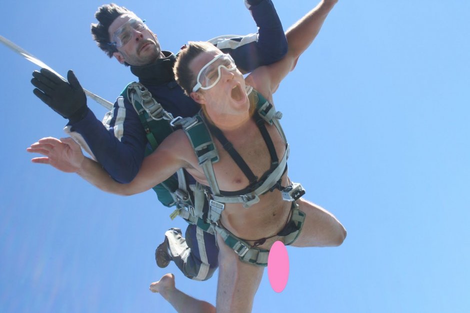 Ебля в воздухе с парашютами