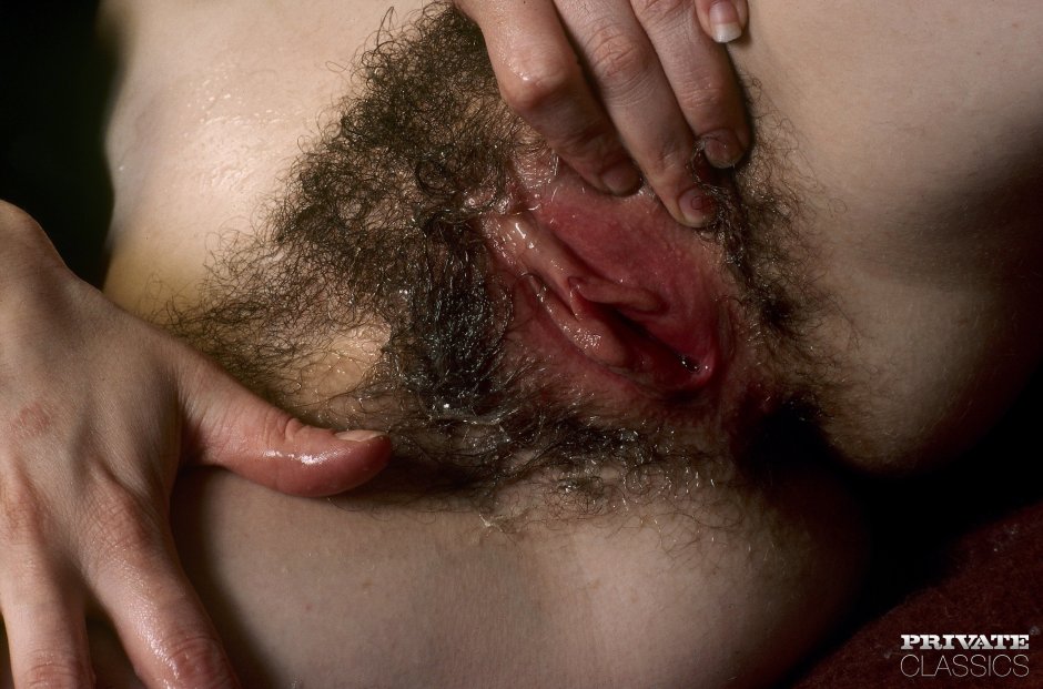 Мокрое волосатое влагалище