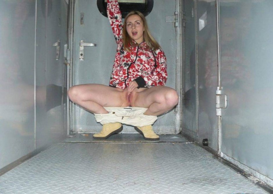 Молодые девки