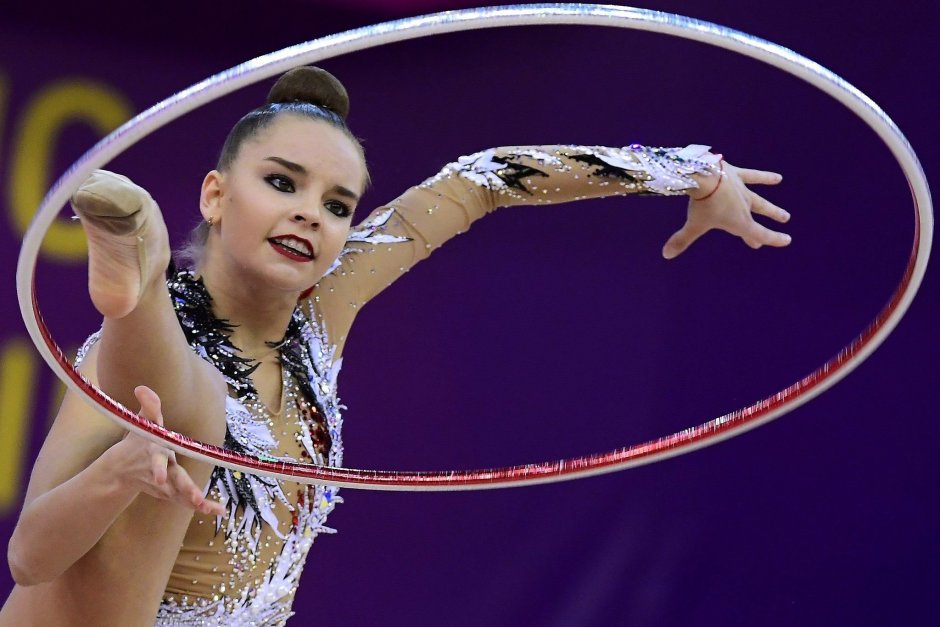 Красивые голые гимнастки