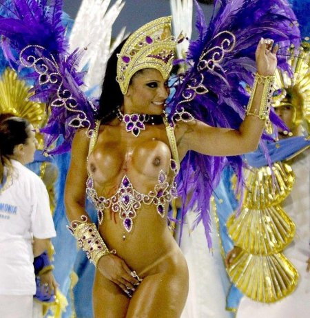 Andrea Martins Brazil carnival