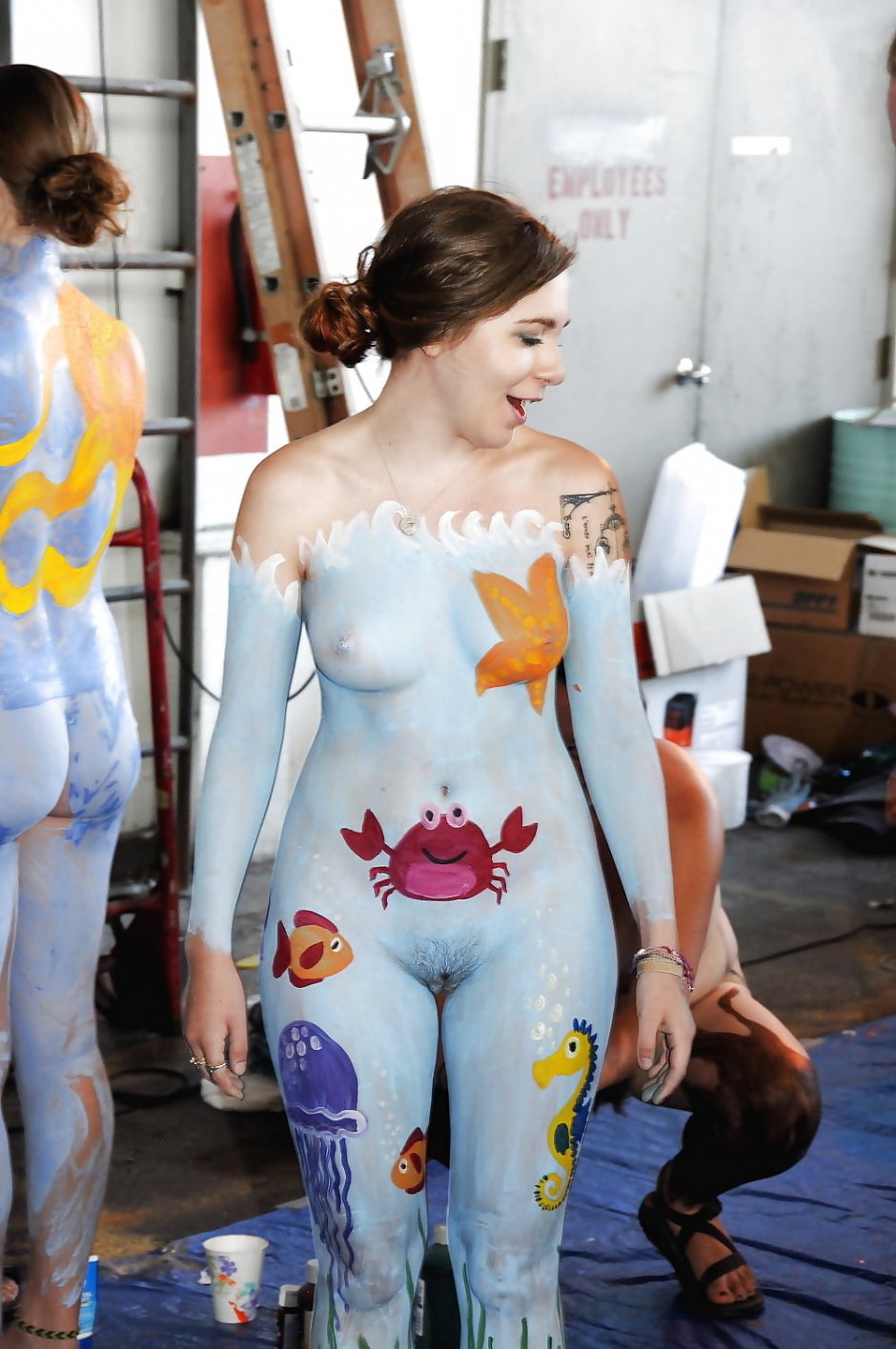 Голые бодиарт