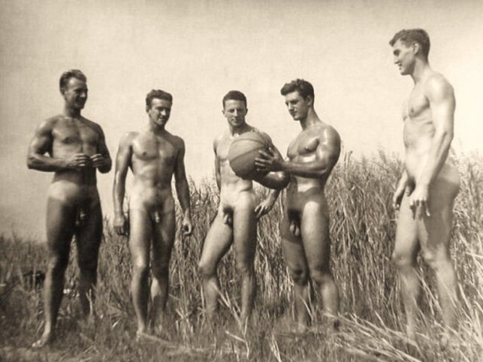 Голые парни юноши ретро