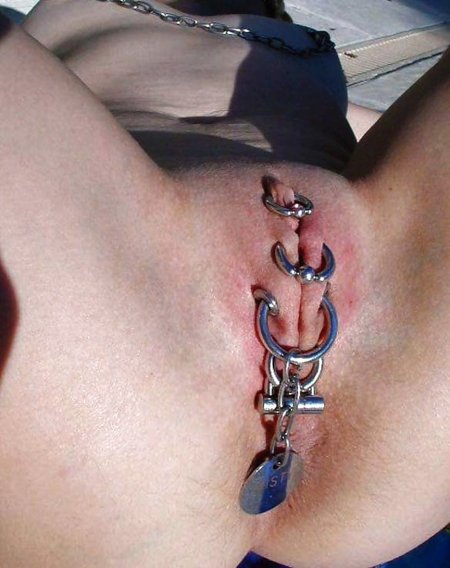 BDSM Labia Piercing