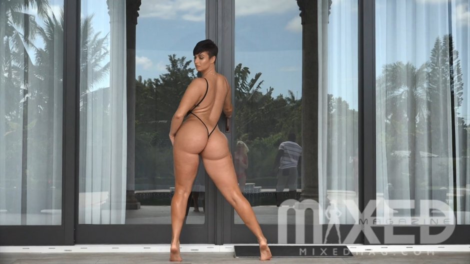 Захру Элис (Zahra Elise) голая