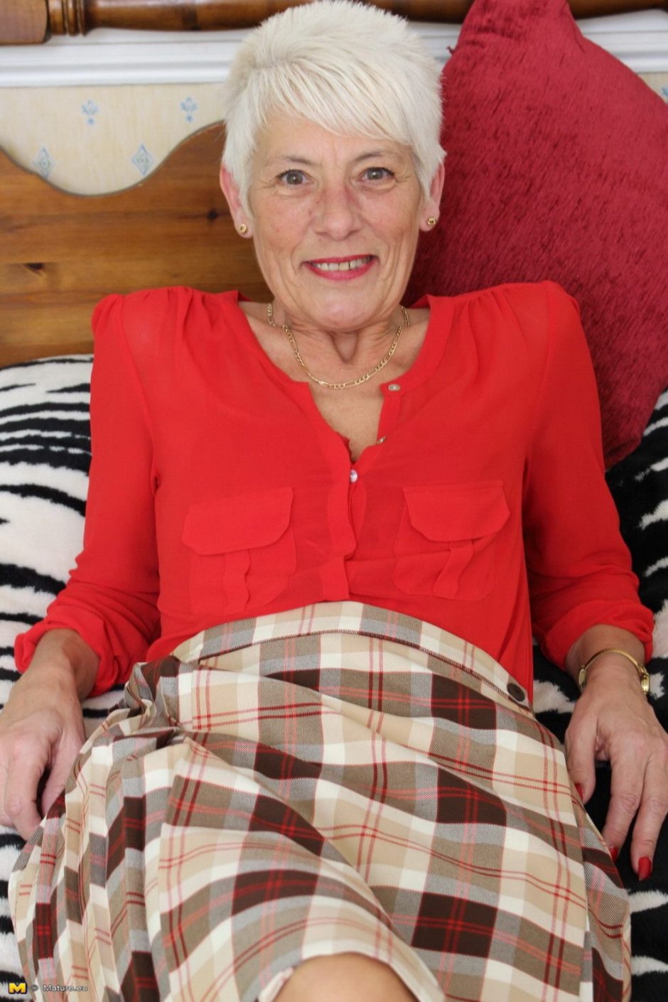 Толстая пожилая женщина