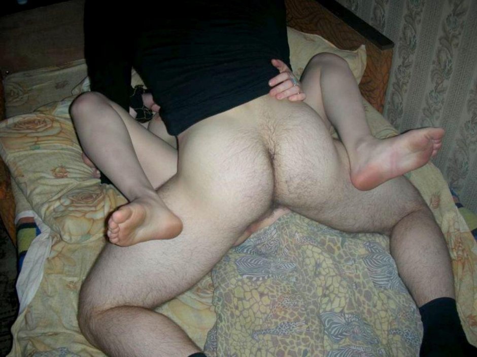 Голый мужчина на вечеринке