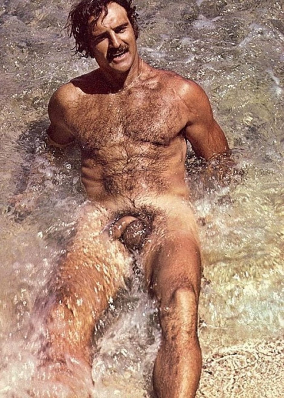 волосатые геи в бассейне фото 31