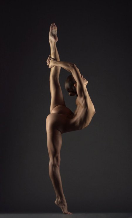 Beautiful naked dancers