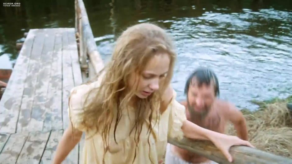 Голая Татьяна на природе