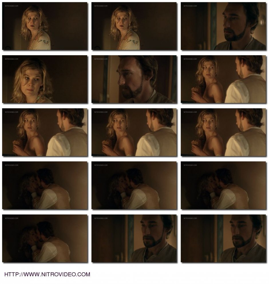 Розамунд Пайк постельные сцены