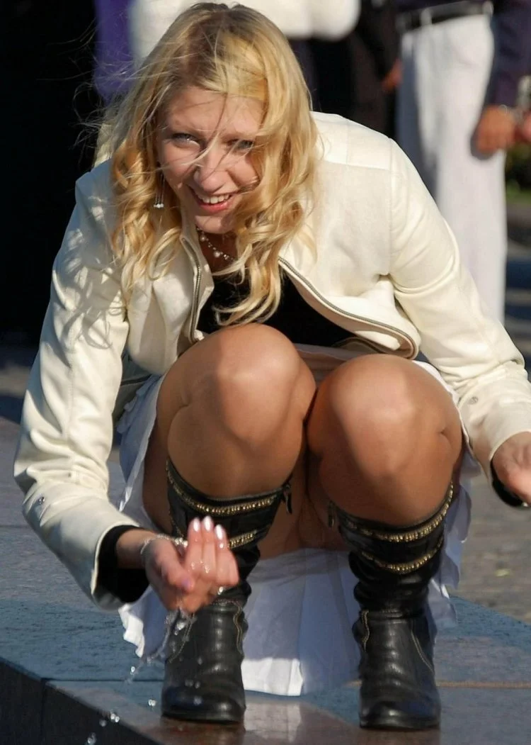 Случайные голые женщины